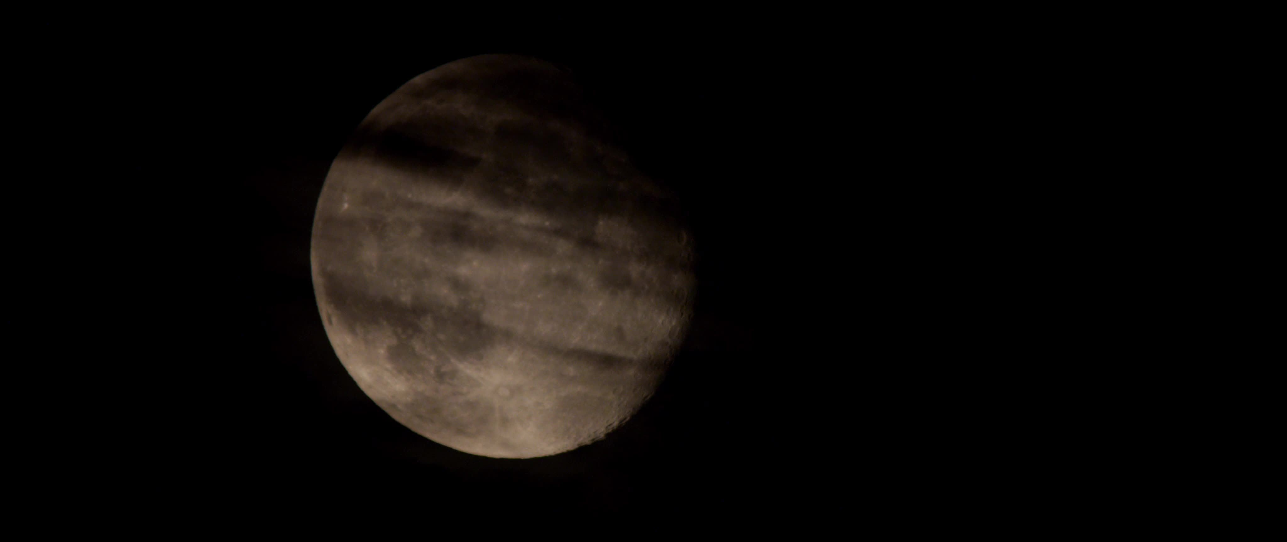实拍中秋圆月夜景视频素材