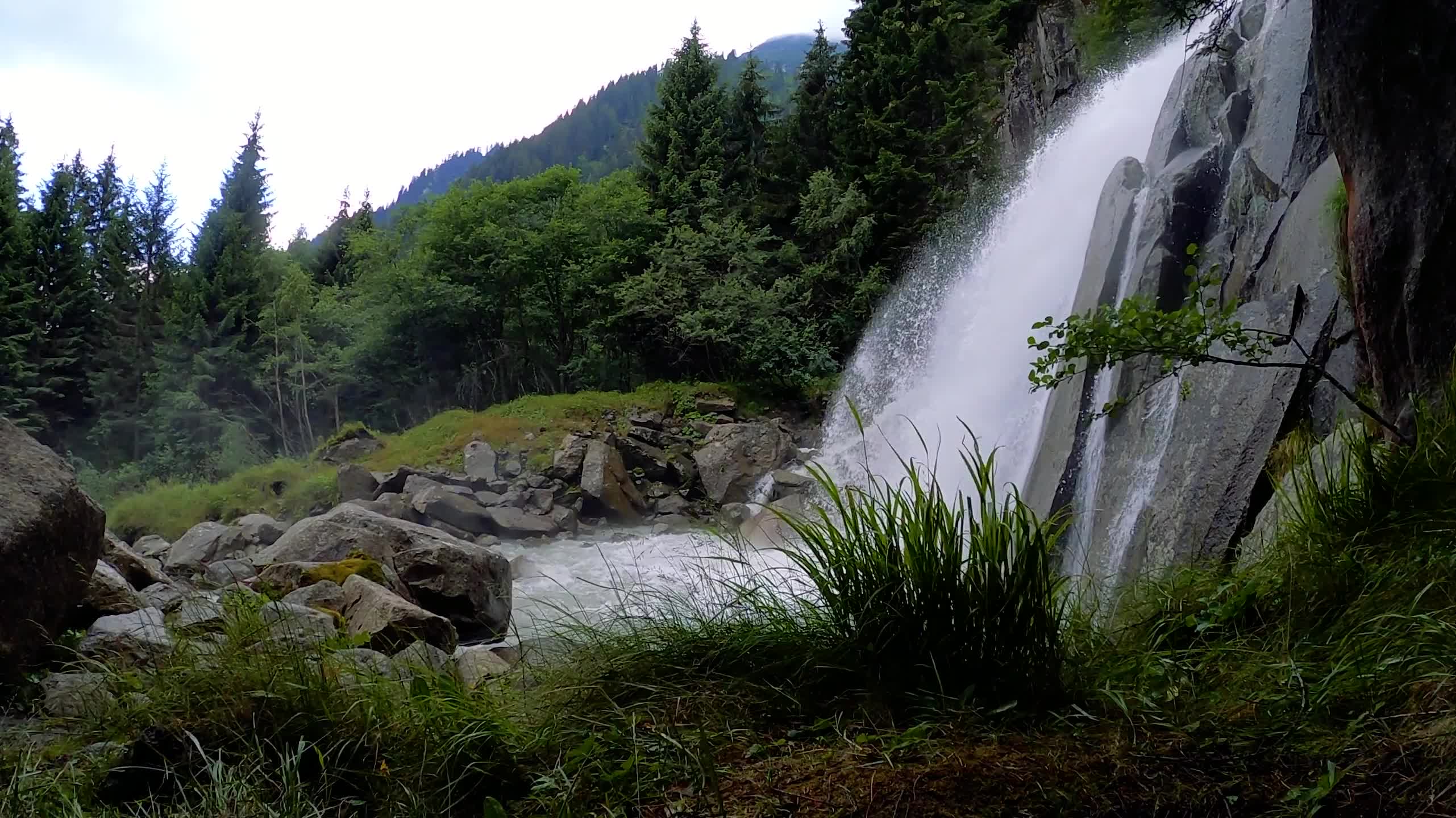 实拍大自然风景森林瀑布河流视频素材