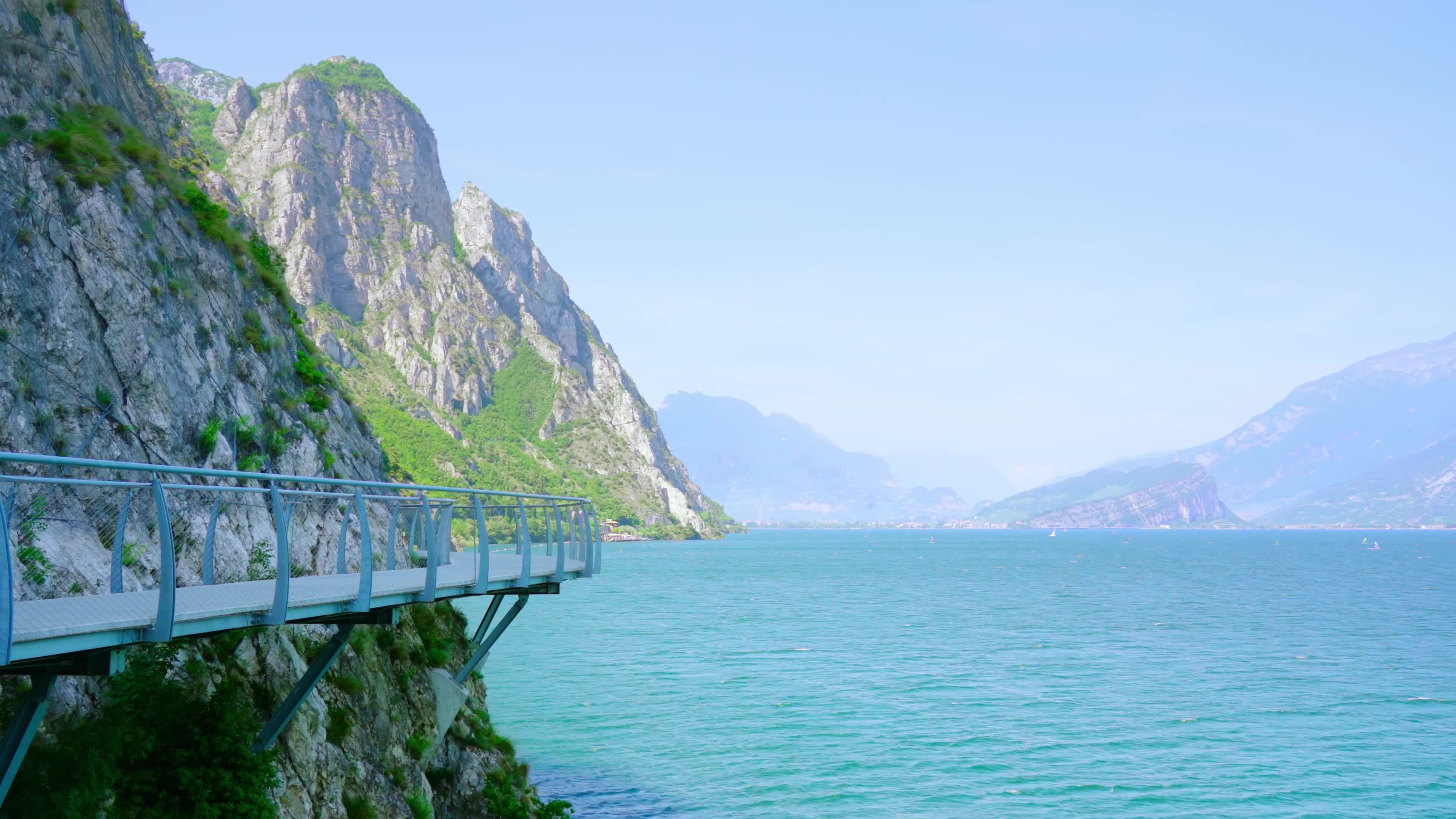 高山湖水自然风景
